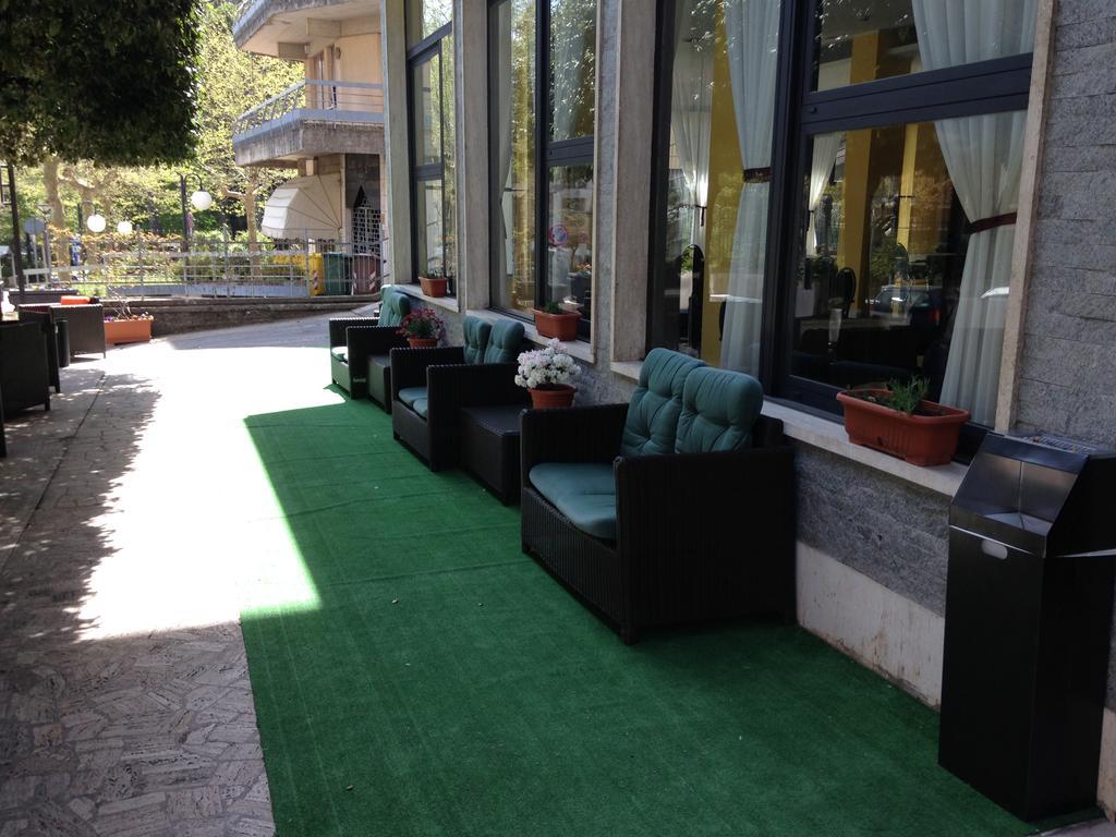 Hotel Mediterraneo Chianciano Terme Exterior foto