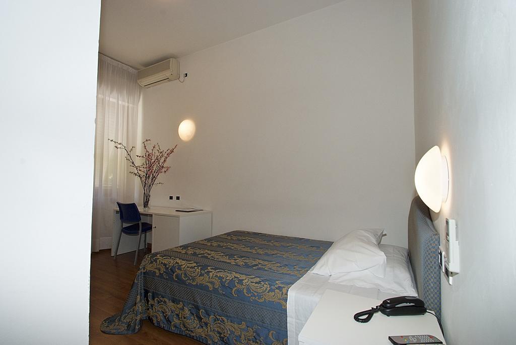 Hotel Mediterraneo Chianciano Terme Zimmer foto