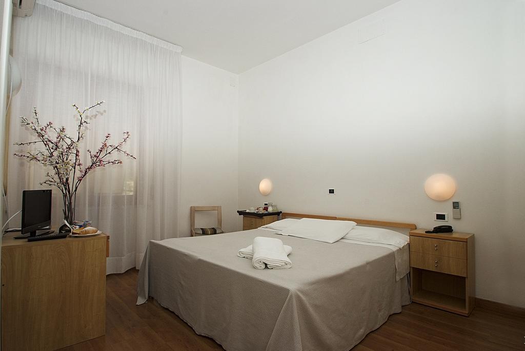 Hotel Mediterraneo Chianciano Terme Zimmer foto